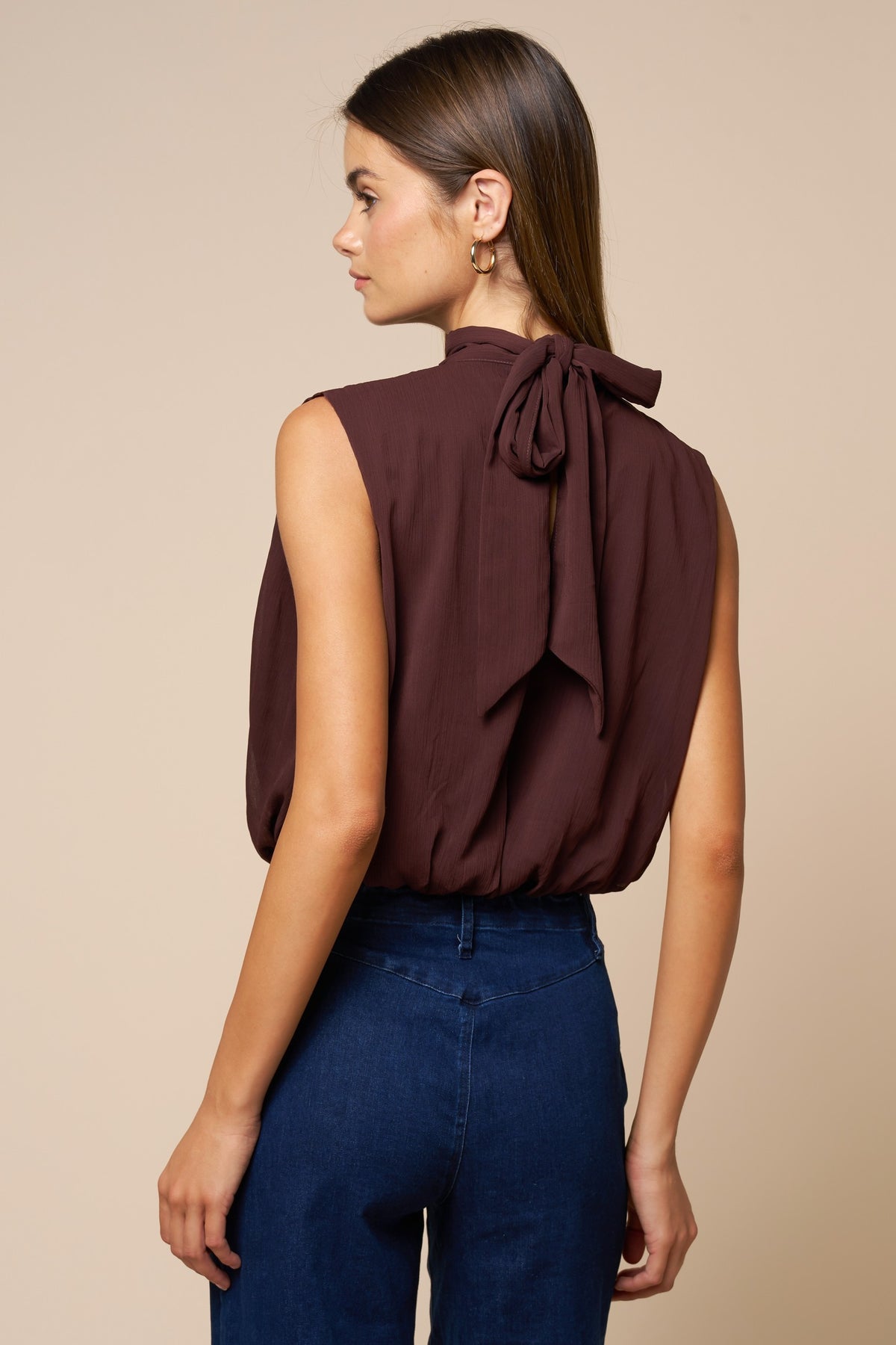 SLEEVELESS TOP