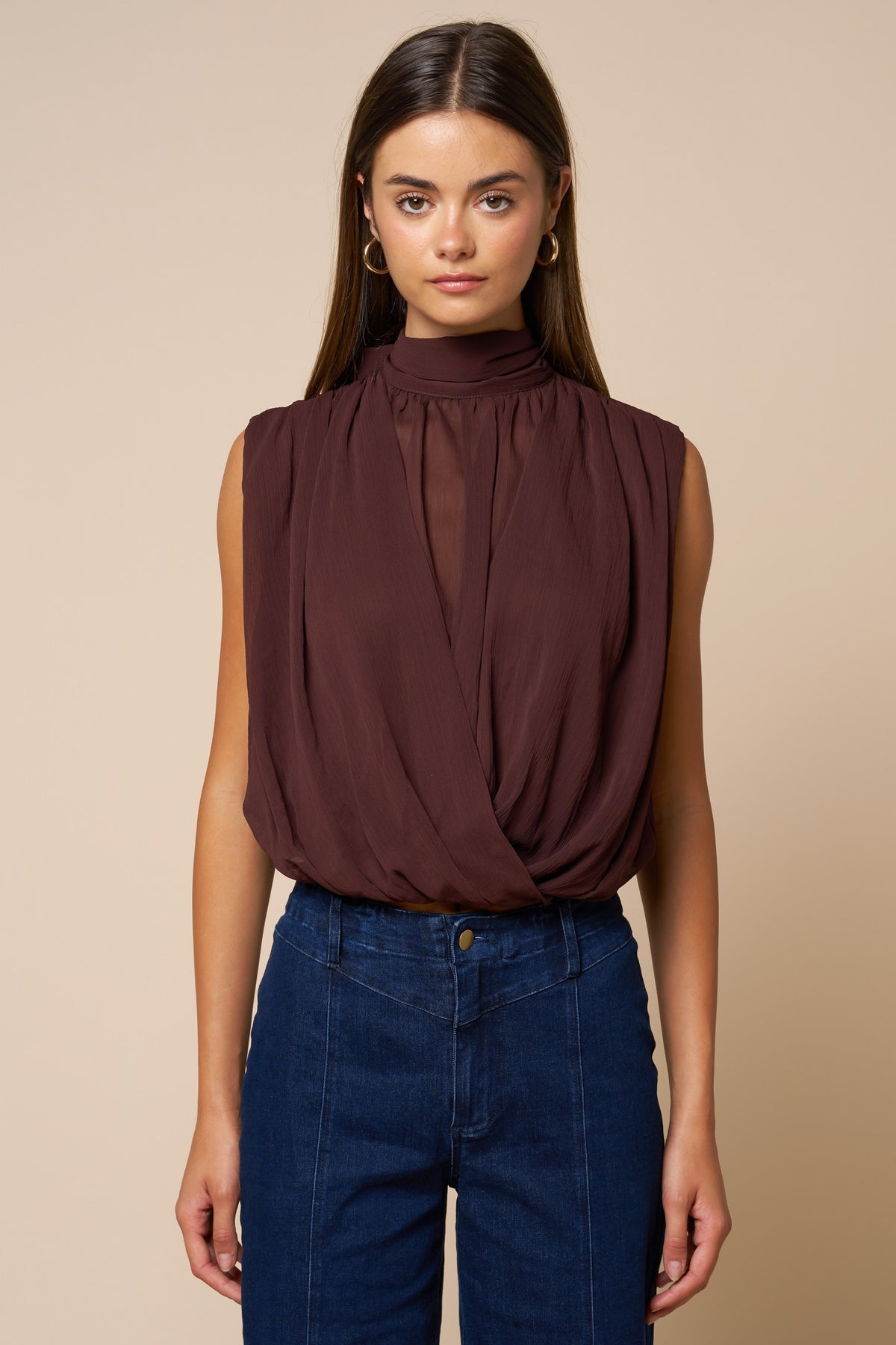 SLEEVELESS TOP