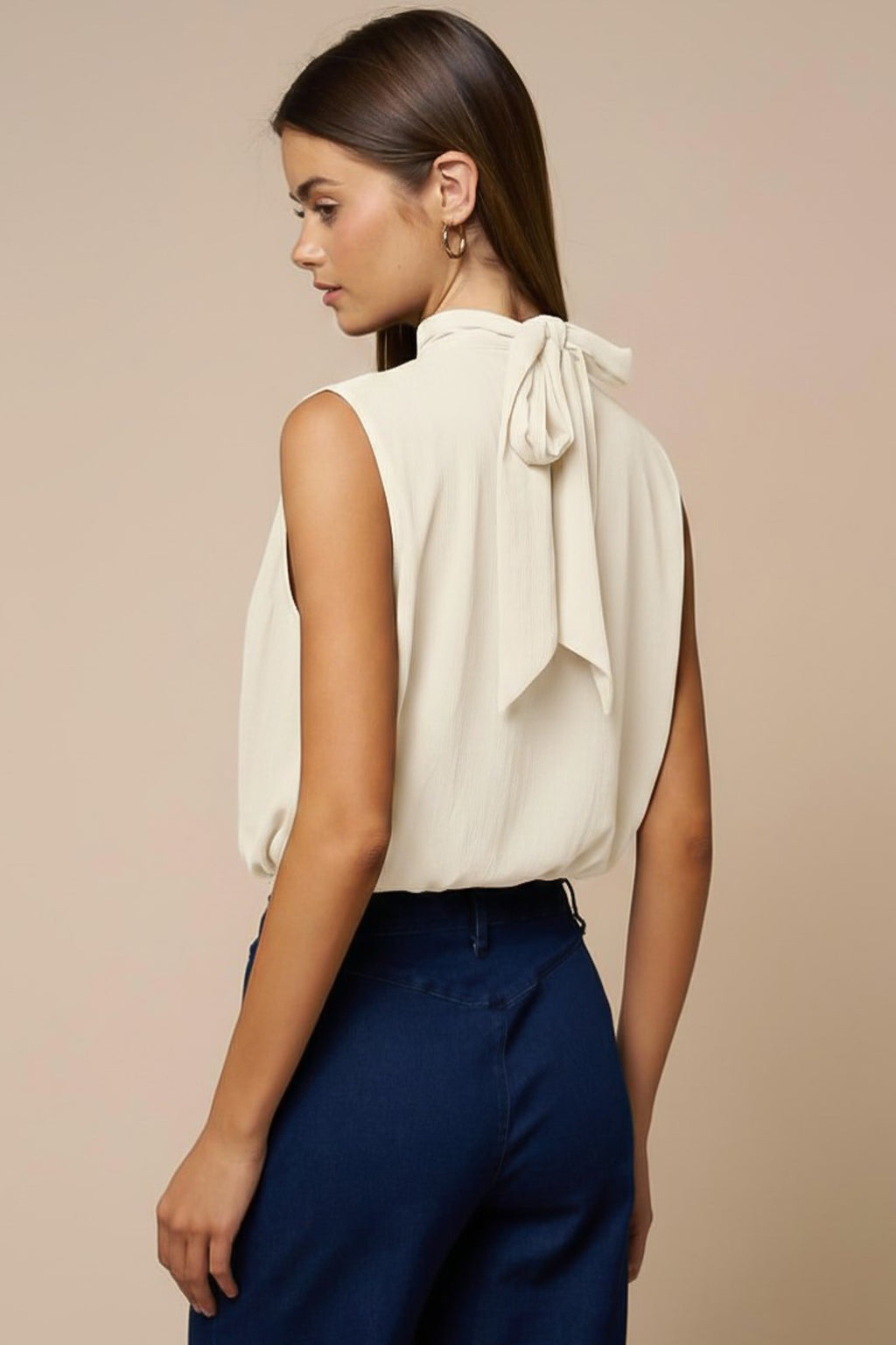 MOCK NECK SLEEVELESS TOP