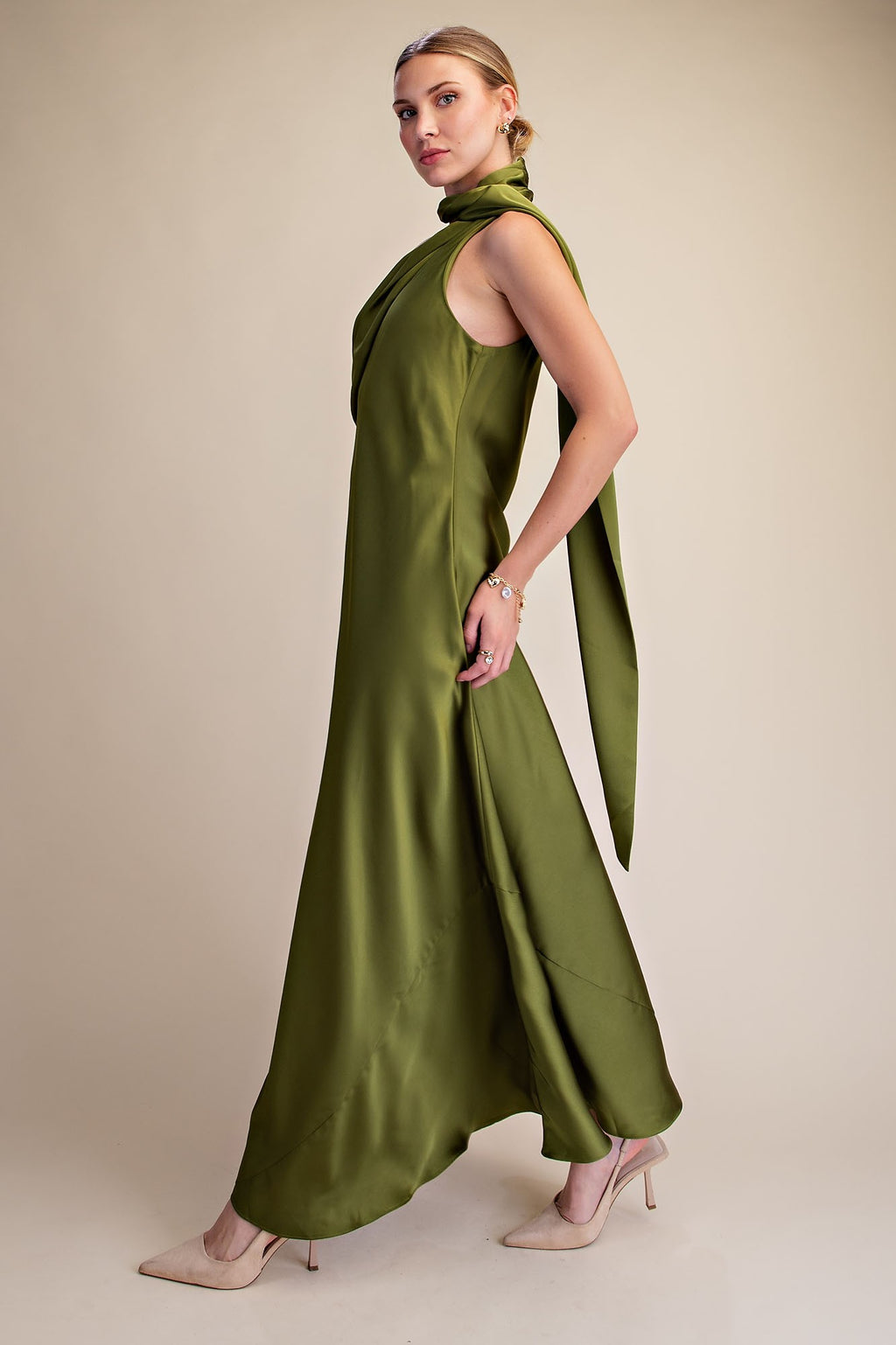 ONE SHOULDER SLEEVELESS SATIN MAXI DRESS