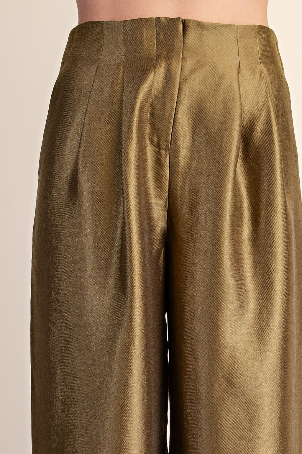 V-NECK SLEEVELESS TOP/HIGH-WAIST PLEATED PANTS SET