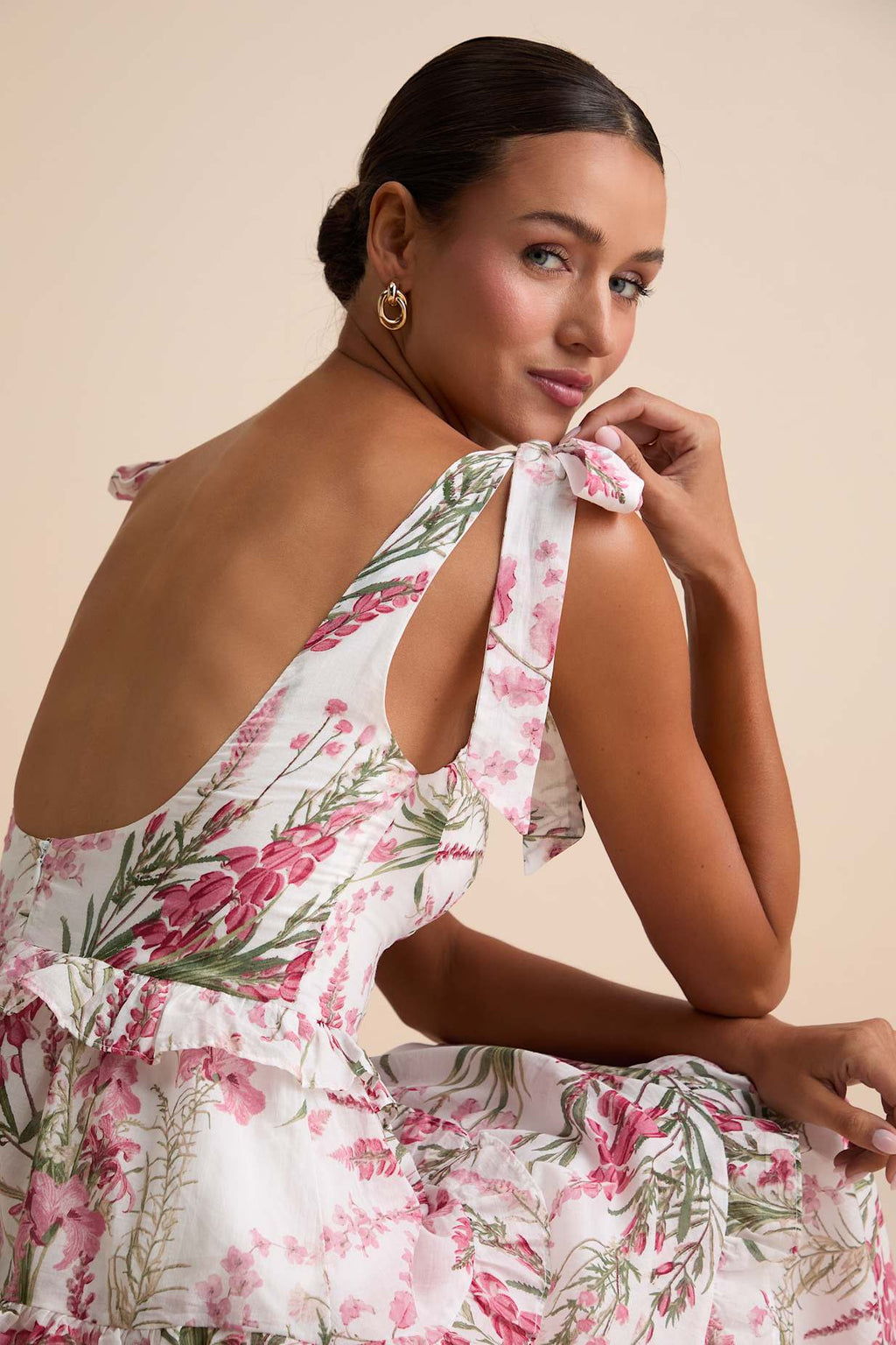 TIERED TIE-STRAP MIDI DRESS