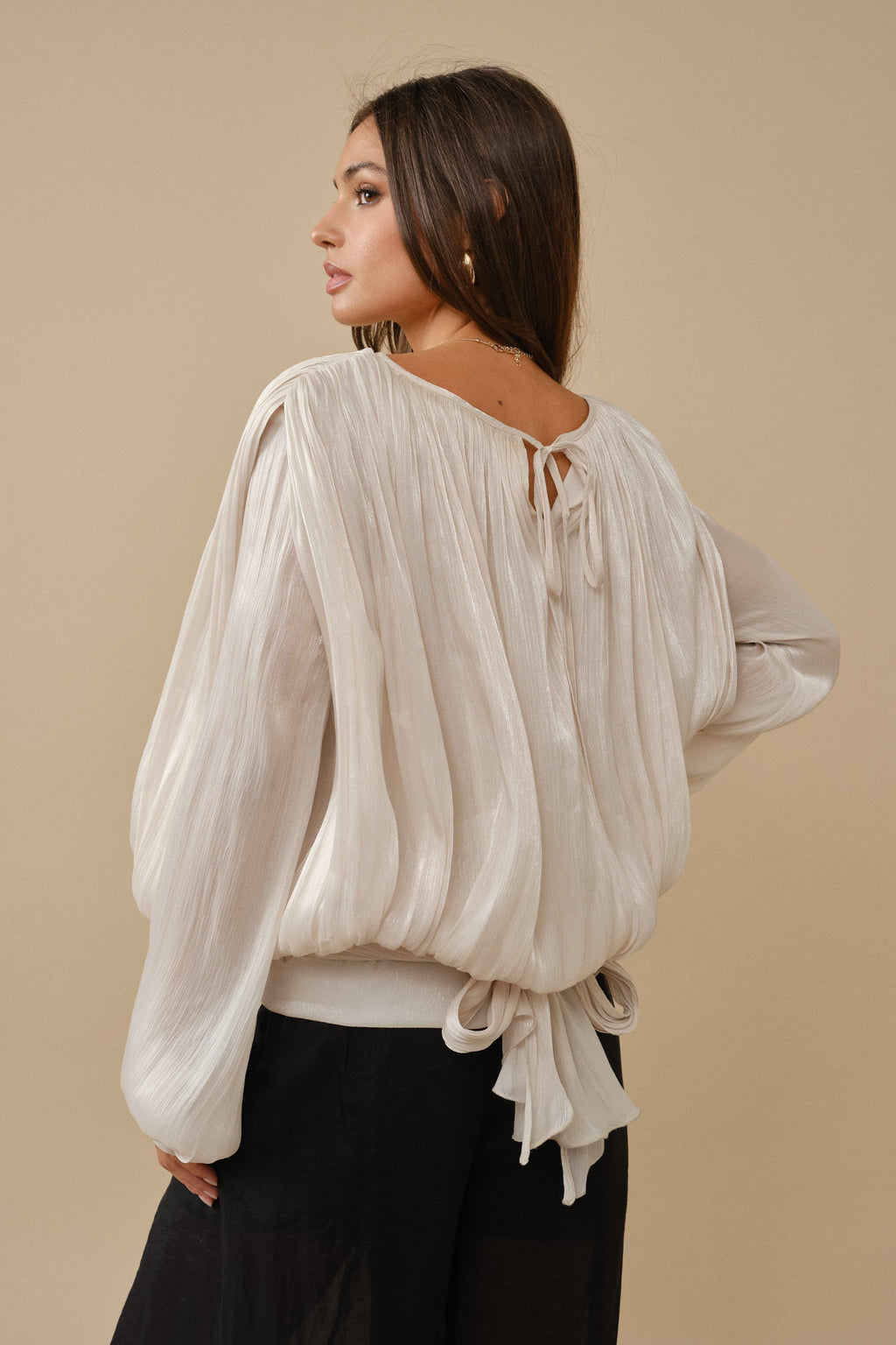 BUBBLE BLOUSE WITH ILLUSION SHOULDER CAPE