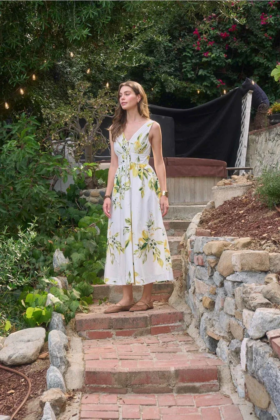 FLORAL V NECK PLEATED FRONT TIE MIDI DRESS