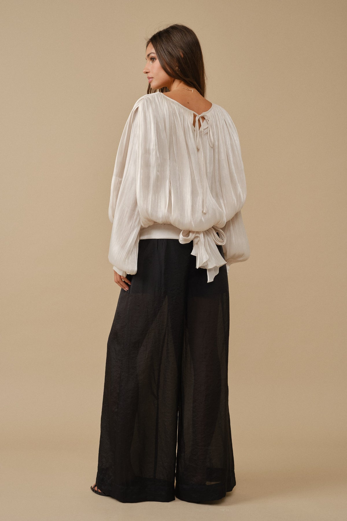 BUBBLE BLOUSE WITH ILLUSION SHOULDER CAPE