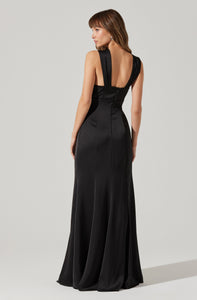 HALTER NECK MAXI DRESS