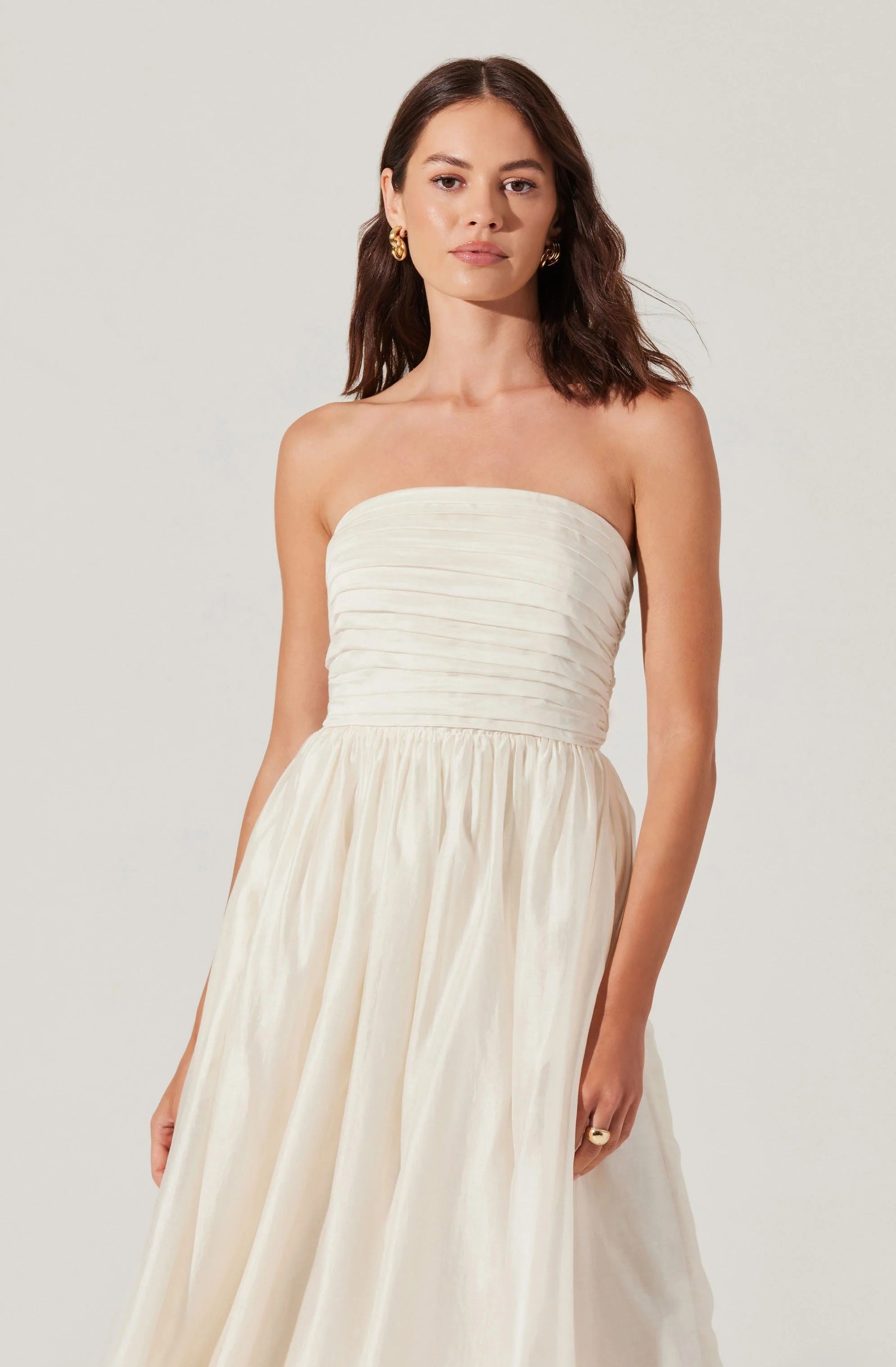 STRAPLESS PLEATED MIDI DRESS