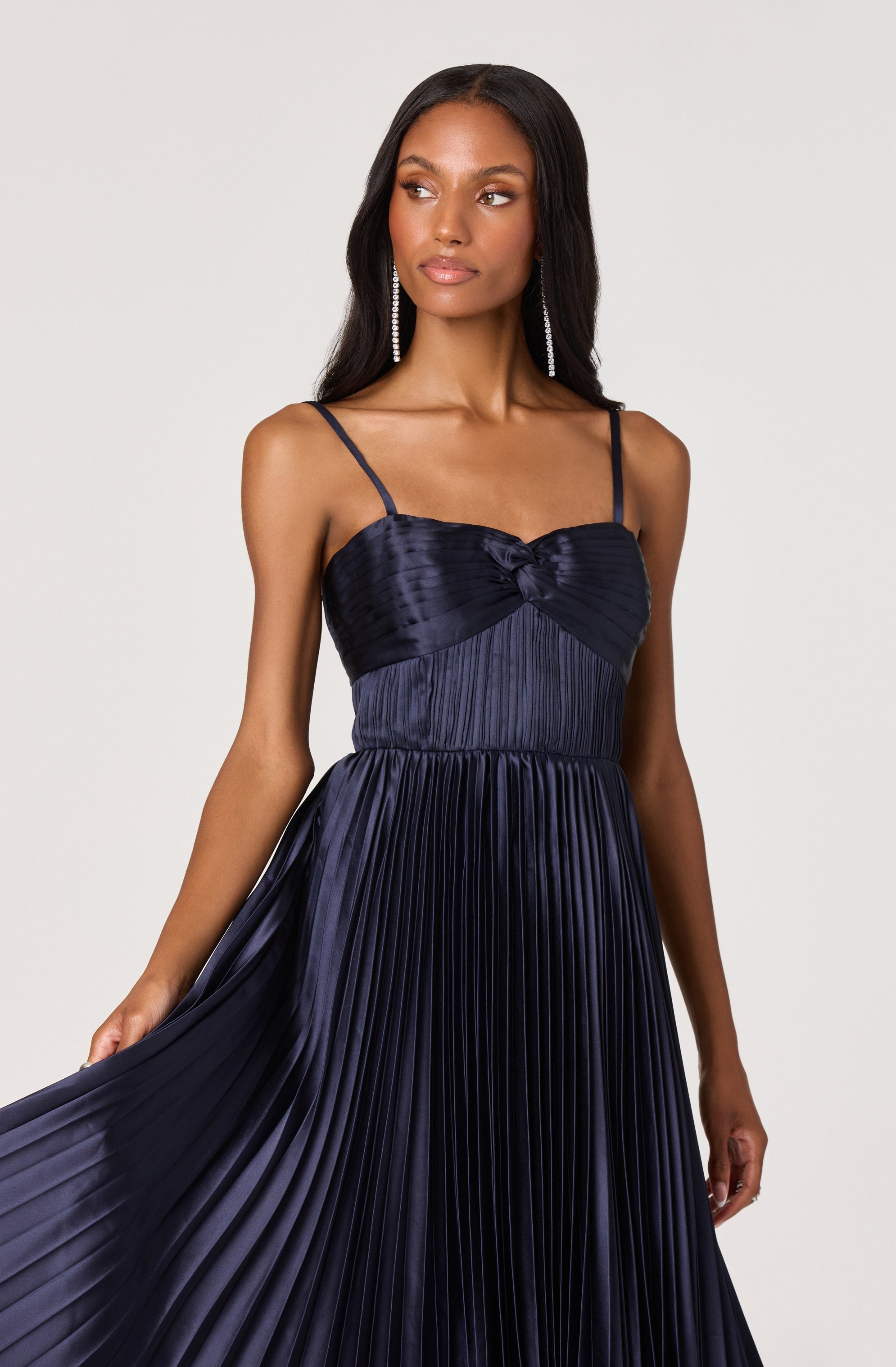 SWEETHEART PLEATED MIDI DRESS