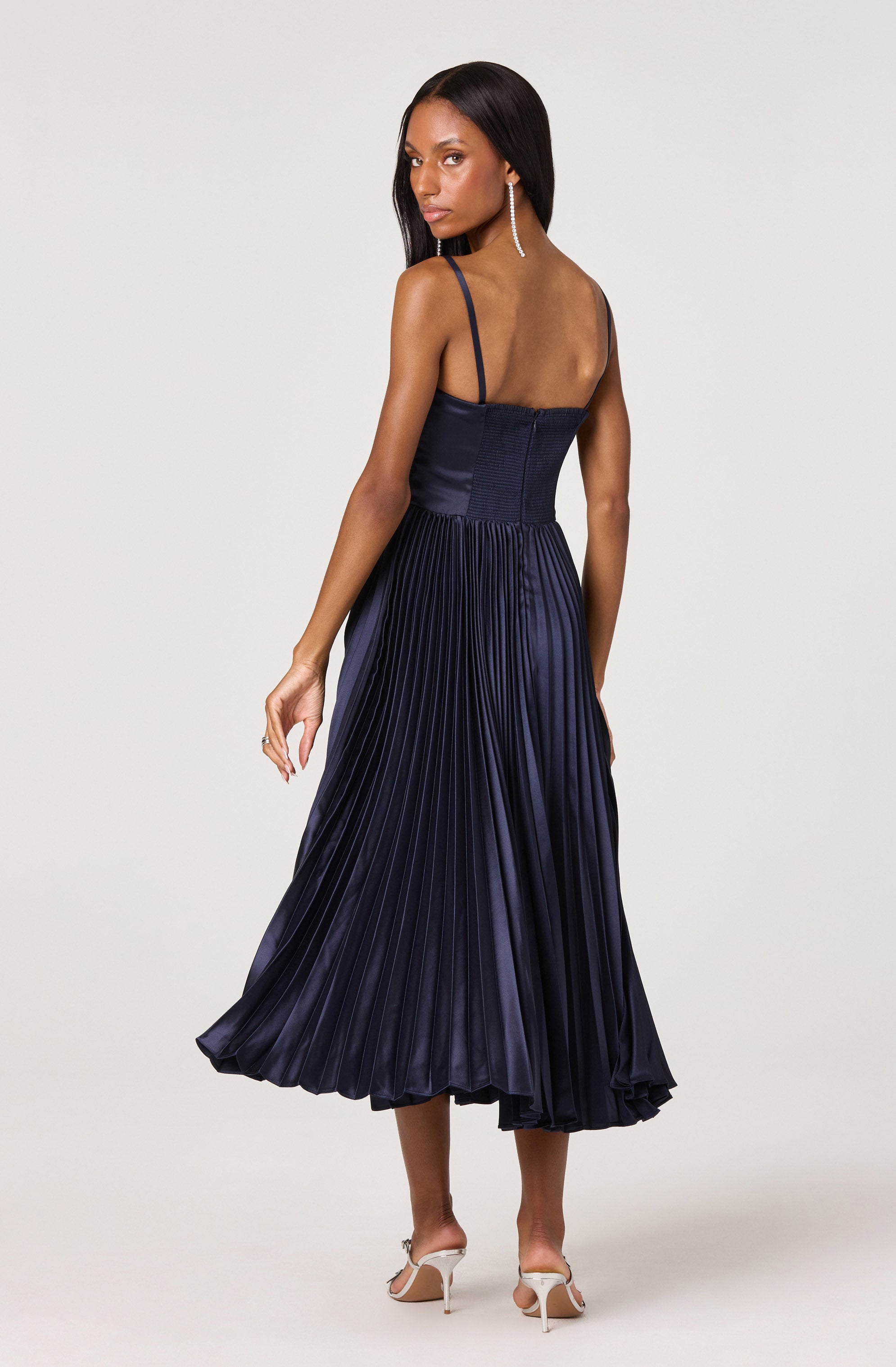 SWEETHEART PLEATED MIDI DRESS