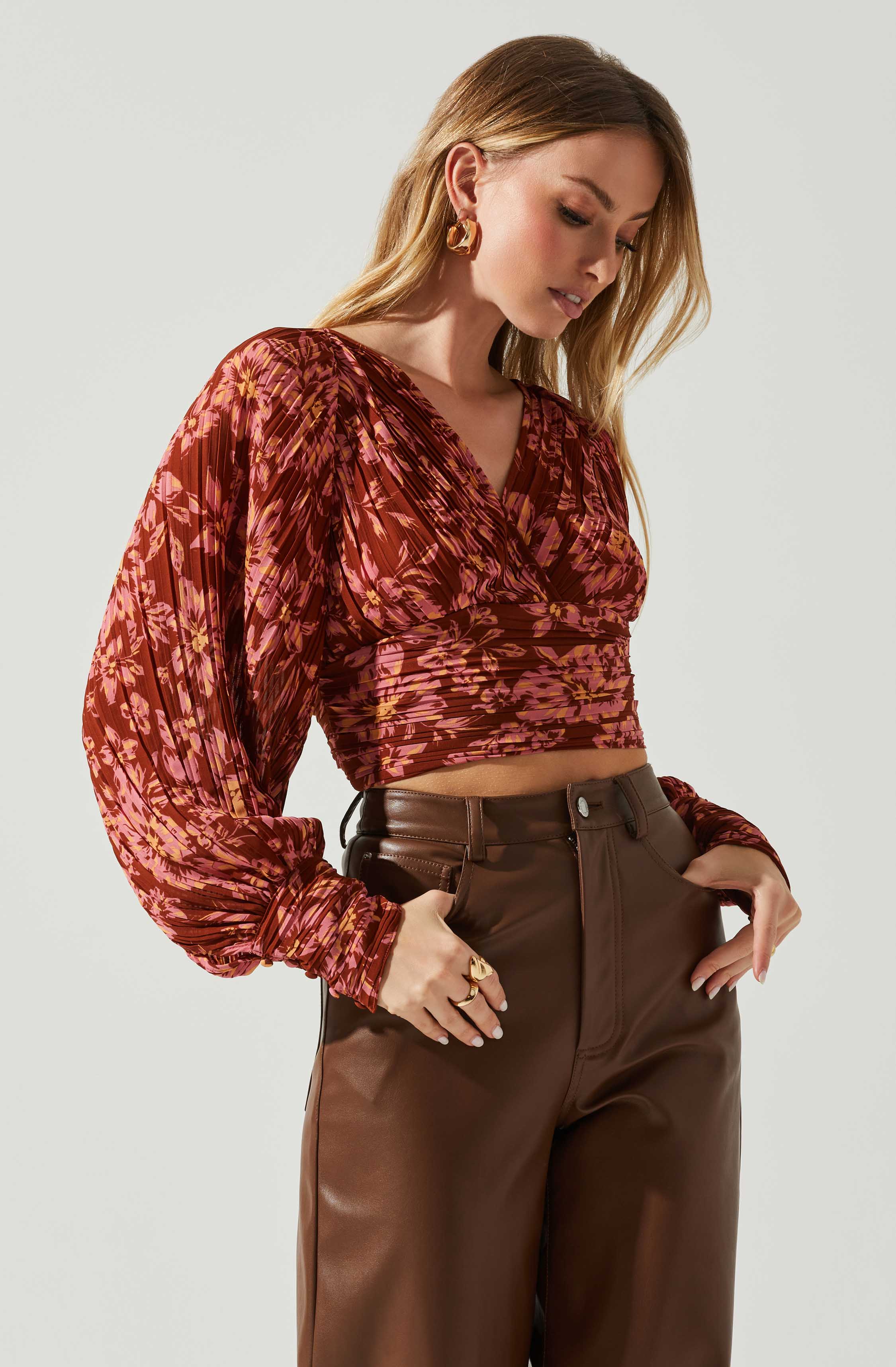 PLEATED FLORAL PUFF SLEEVE TOP