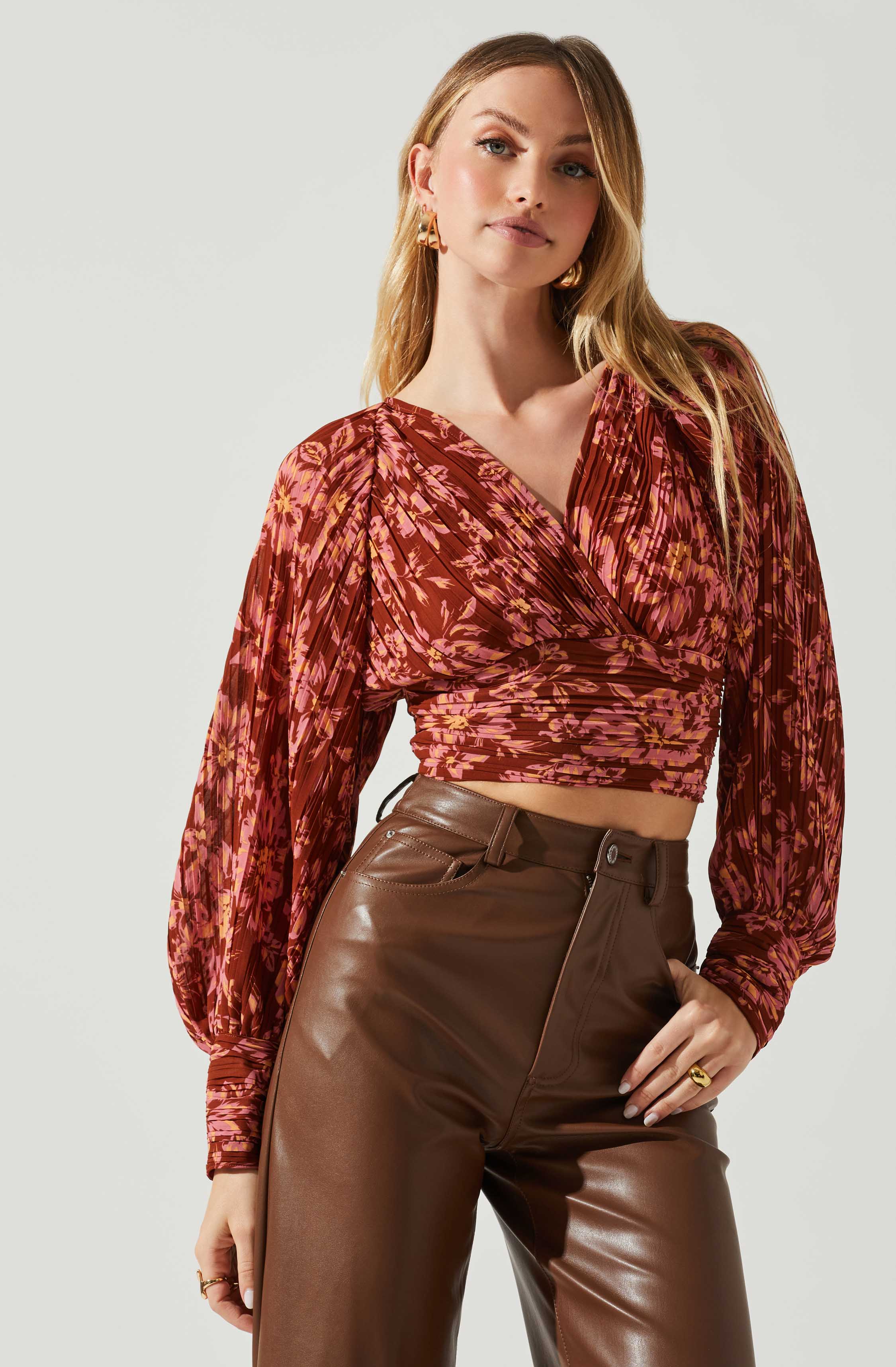 PLEATED FLORAL PUFF SLEEVE TOP