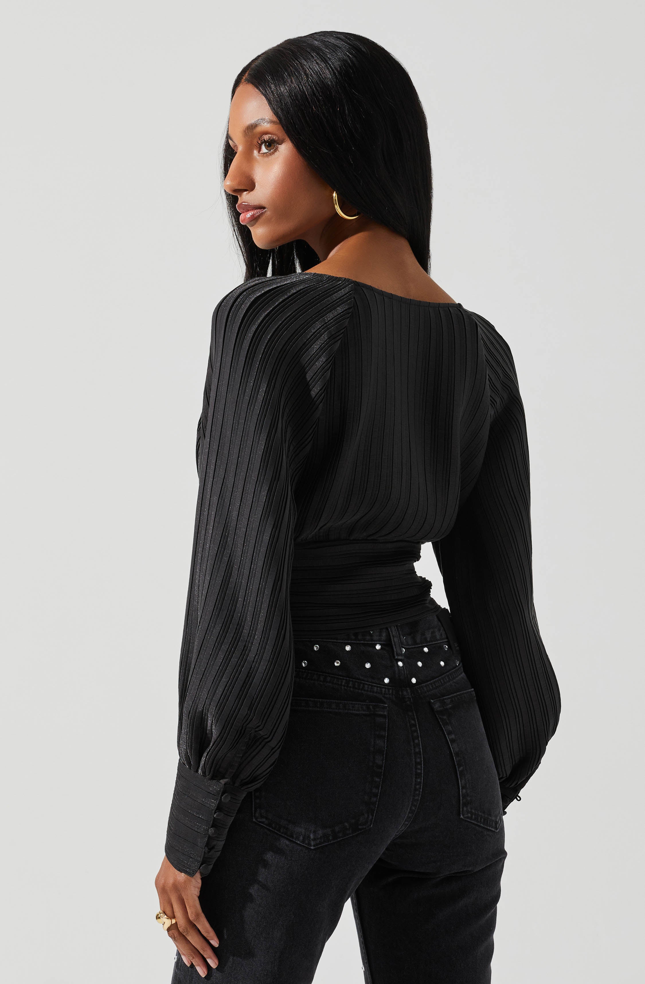 PLEATED LONG SLEEVE TOP