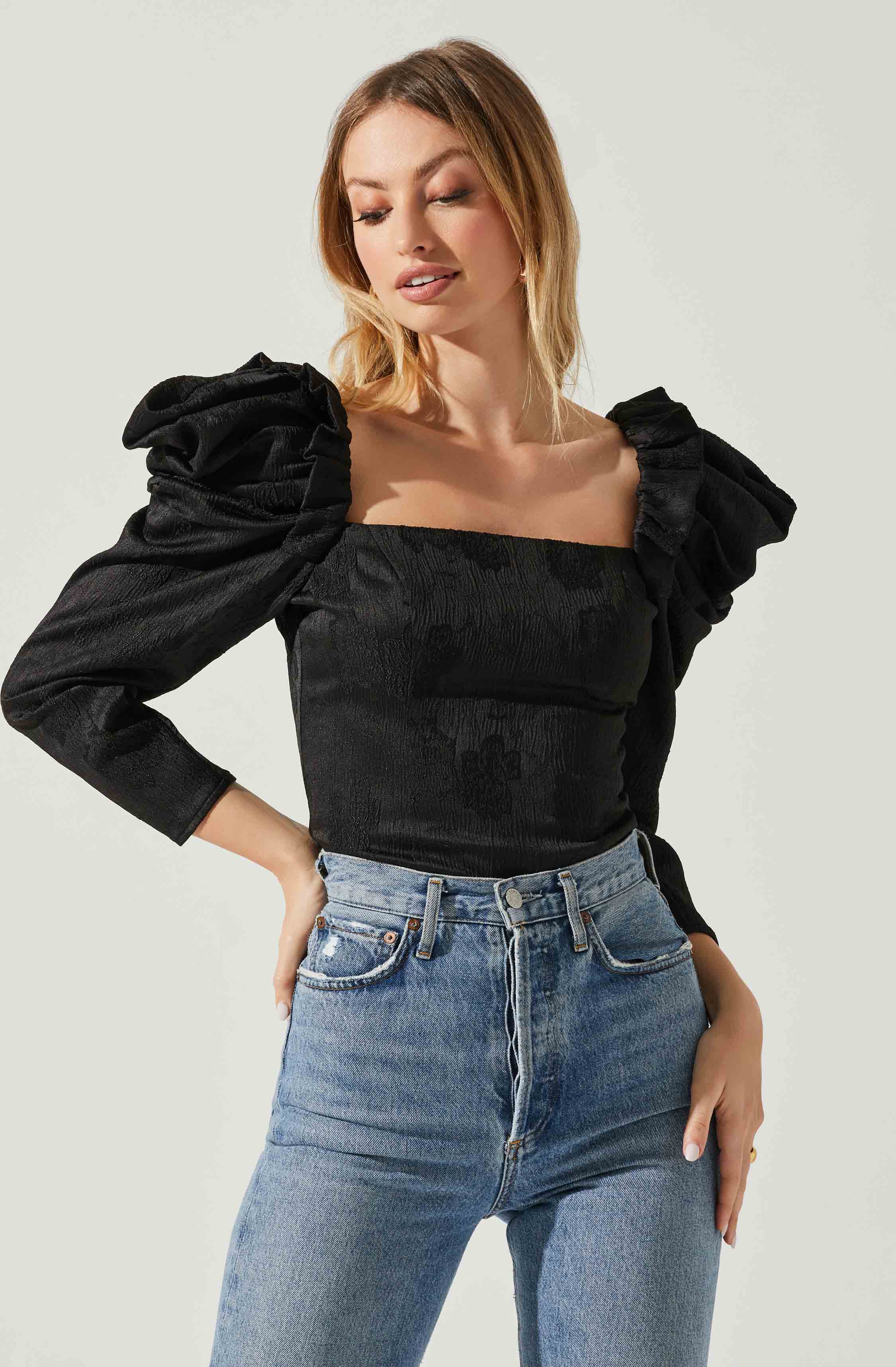 PUFF SLEEVE TOP