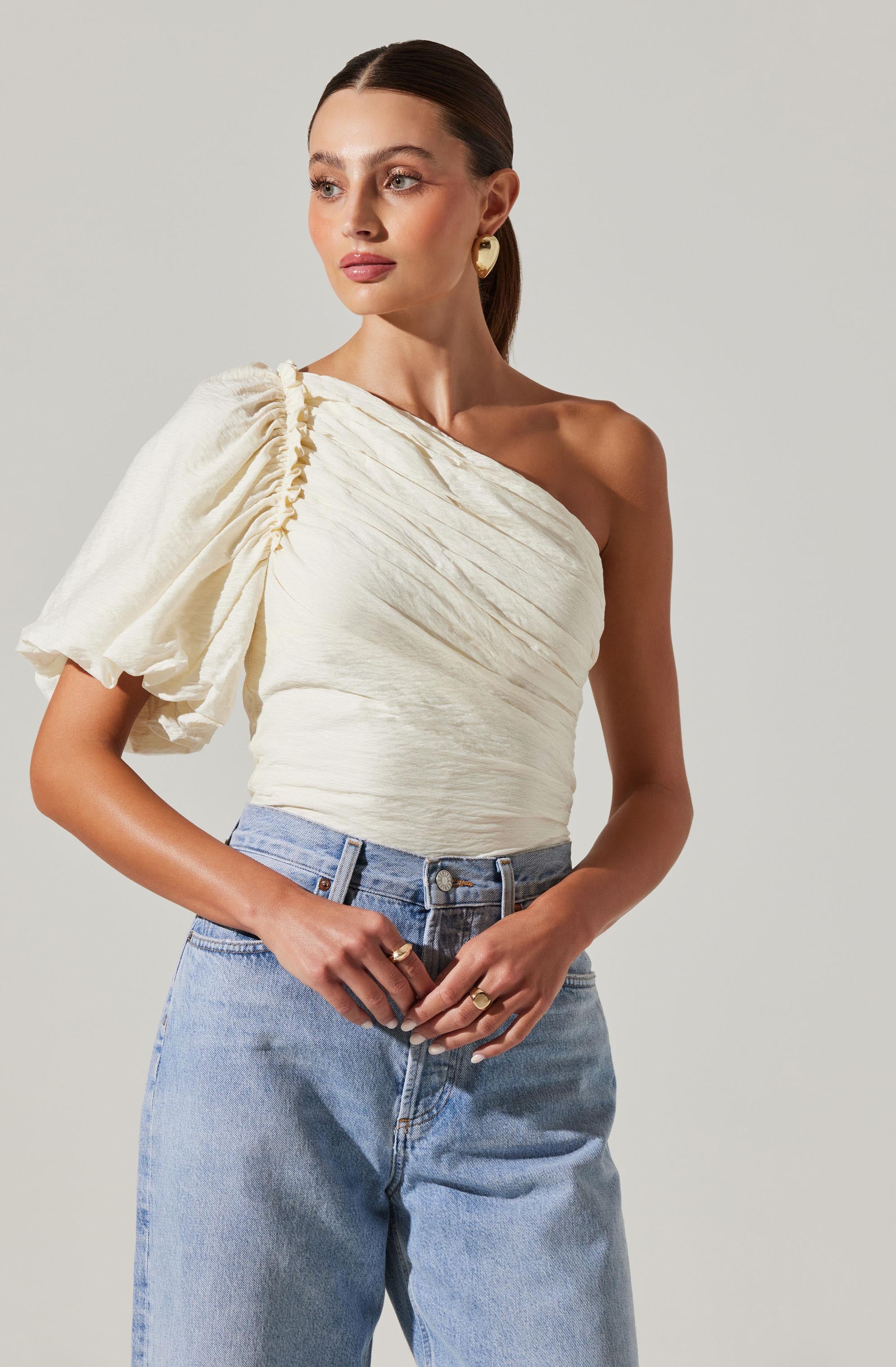 ONE SHOULDER PLEATED TOP