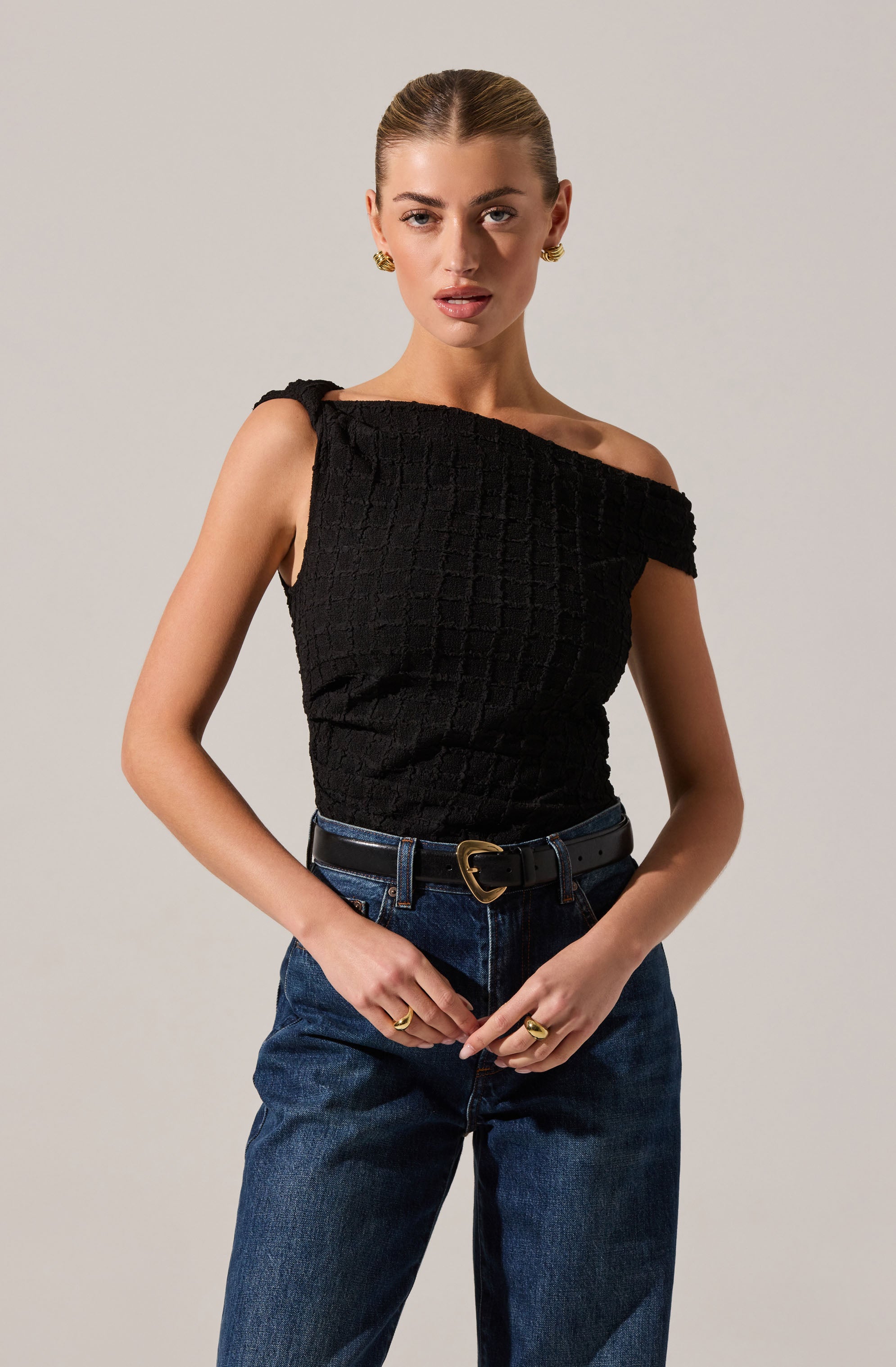 TEXTURED OFF SHOULDER TOP