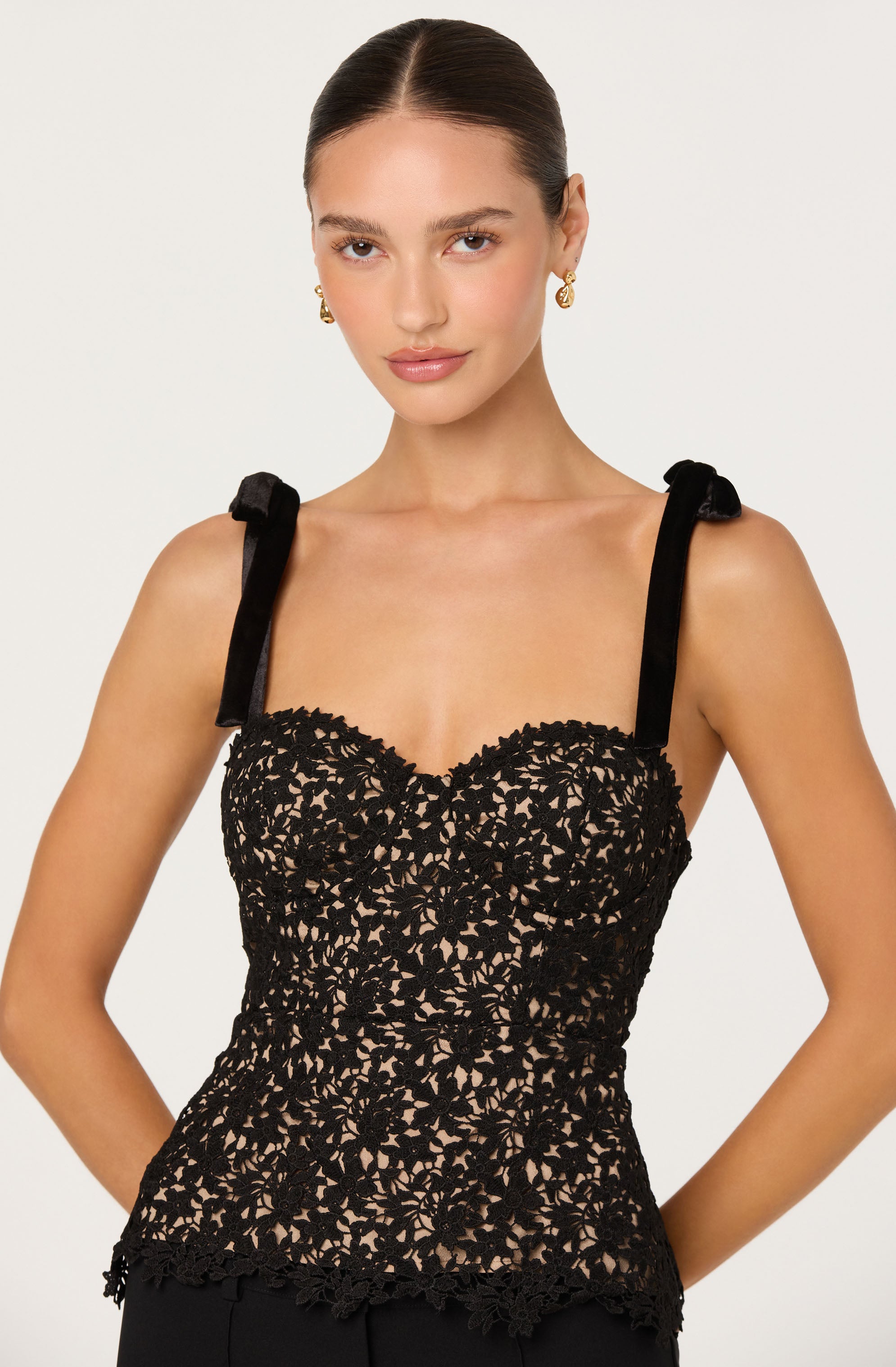 FLORAL LACE BUSTIER TOP