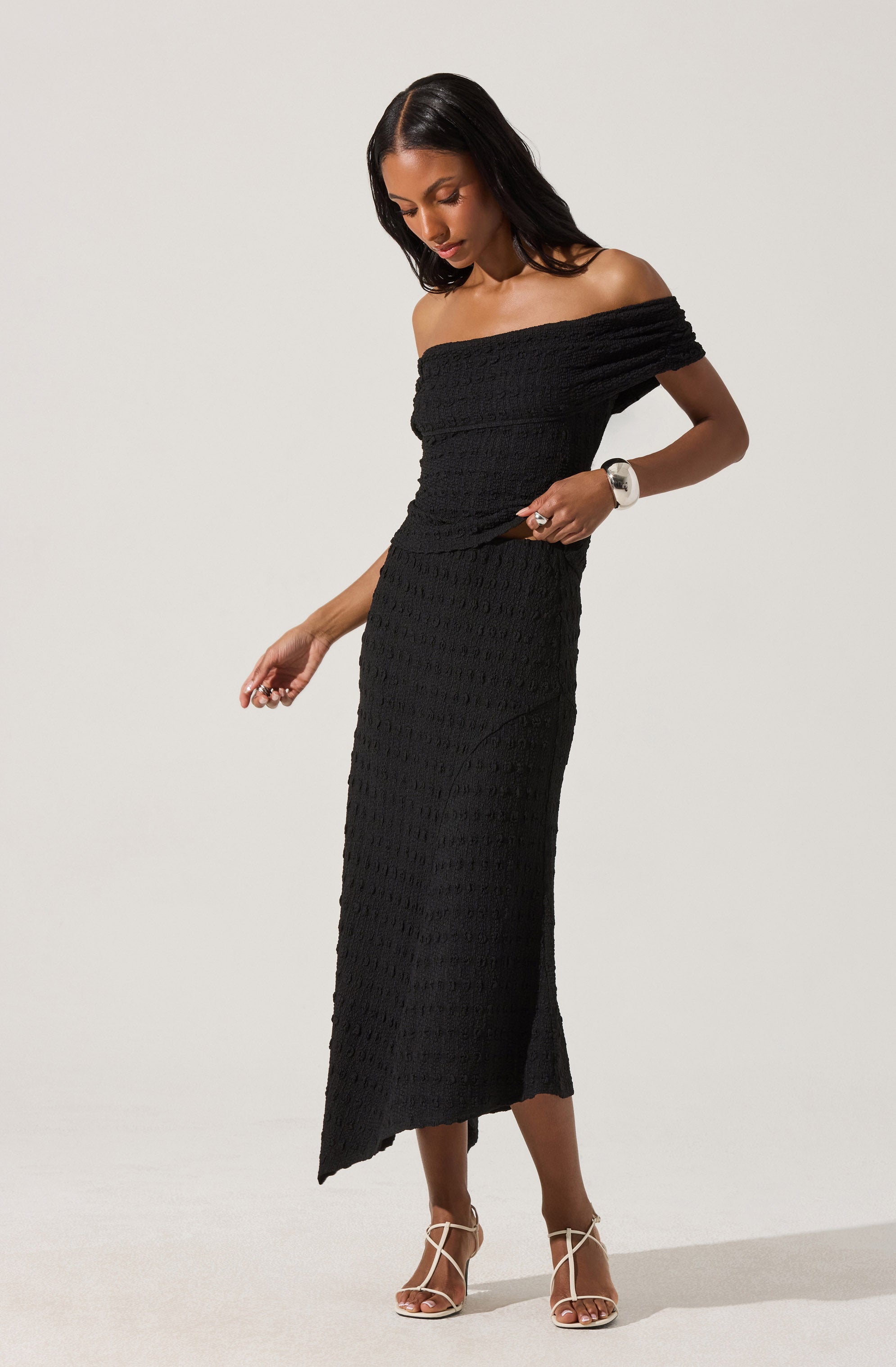 OFF-SHOULDER TEXTURED KNIT TOP/SKIRT SET