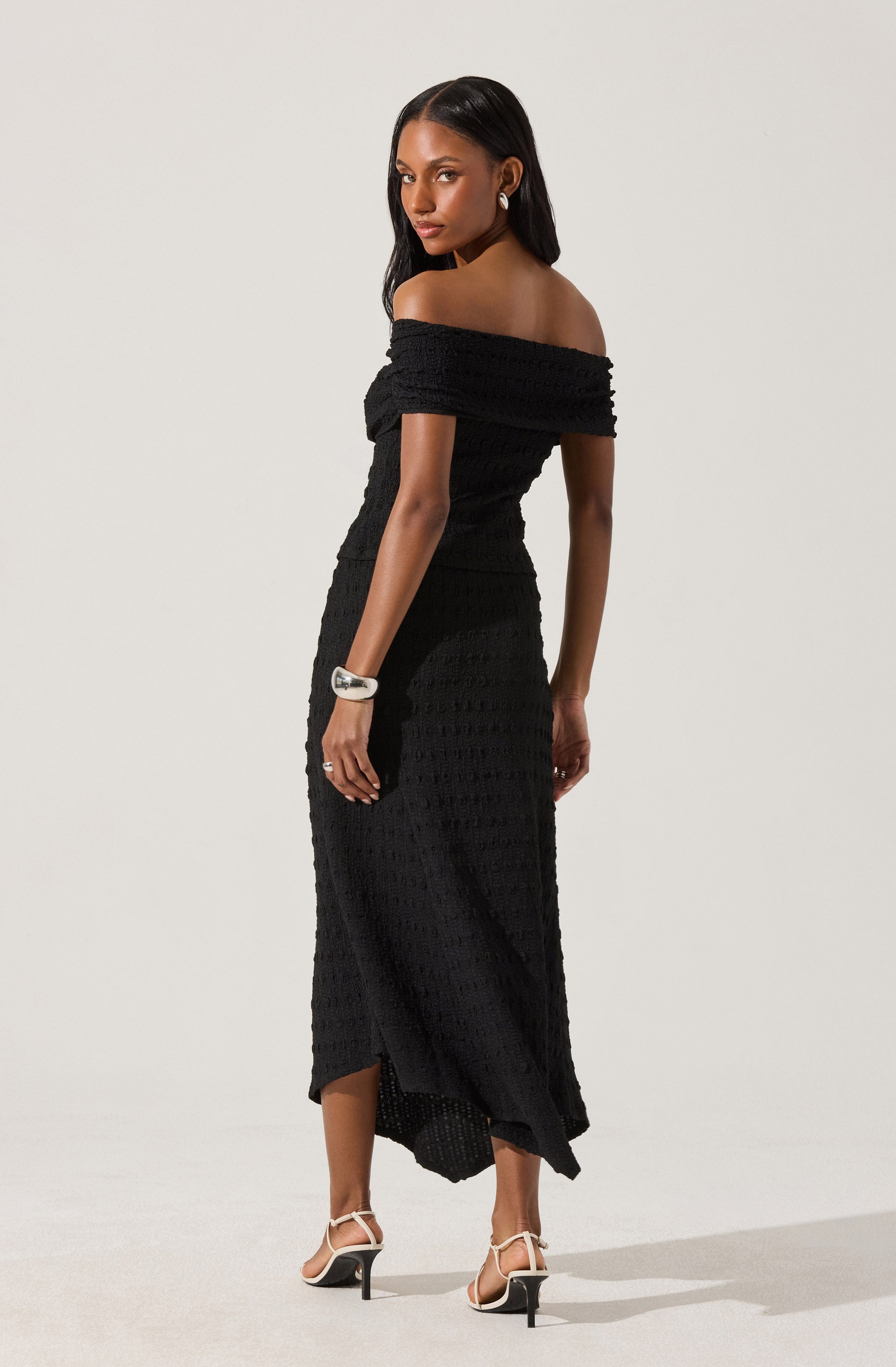 OFF-SHOULDER TEXTURED KNIT TOP/SKIRT SET