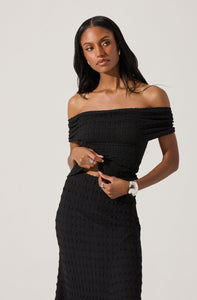 OFF-SHOULDER TEXTURED KNIT TOP/SKIRT SET