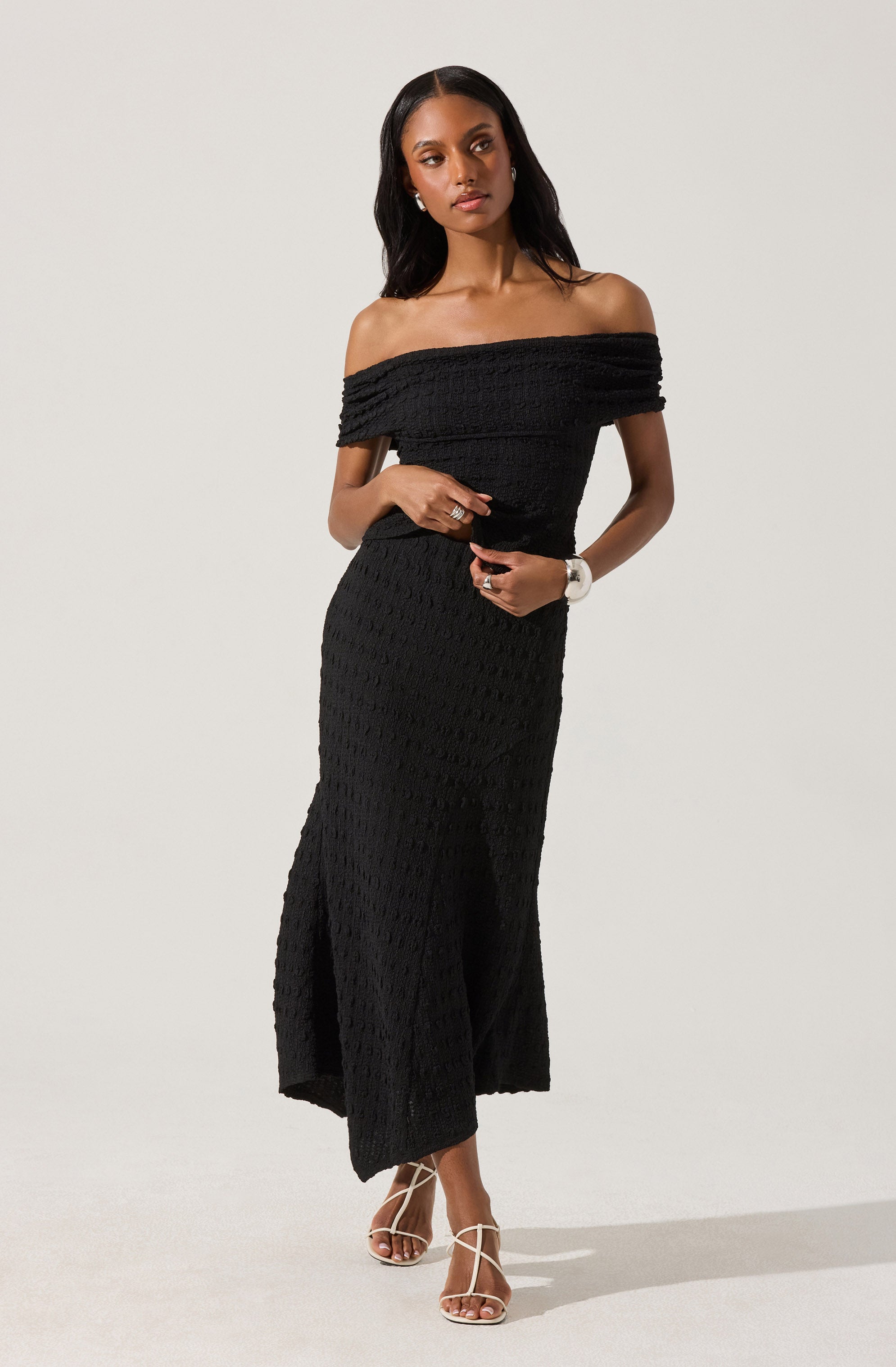 OFF-SHOULDER TEXTURED KNIT TOP/SKIRT SET