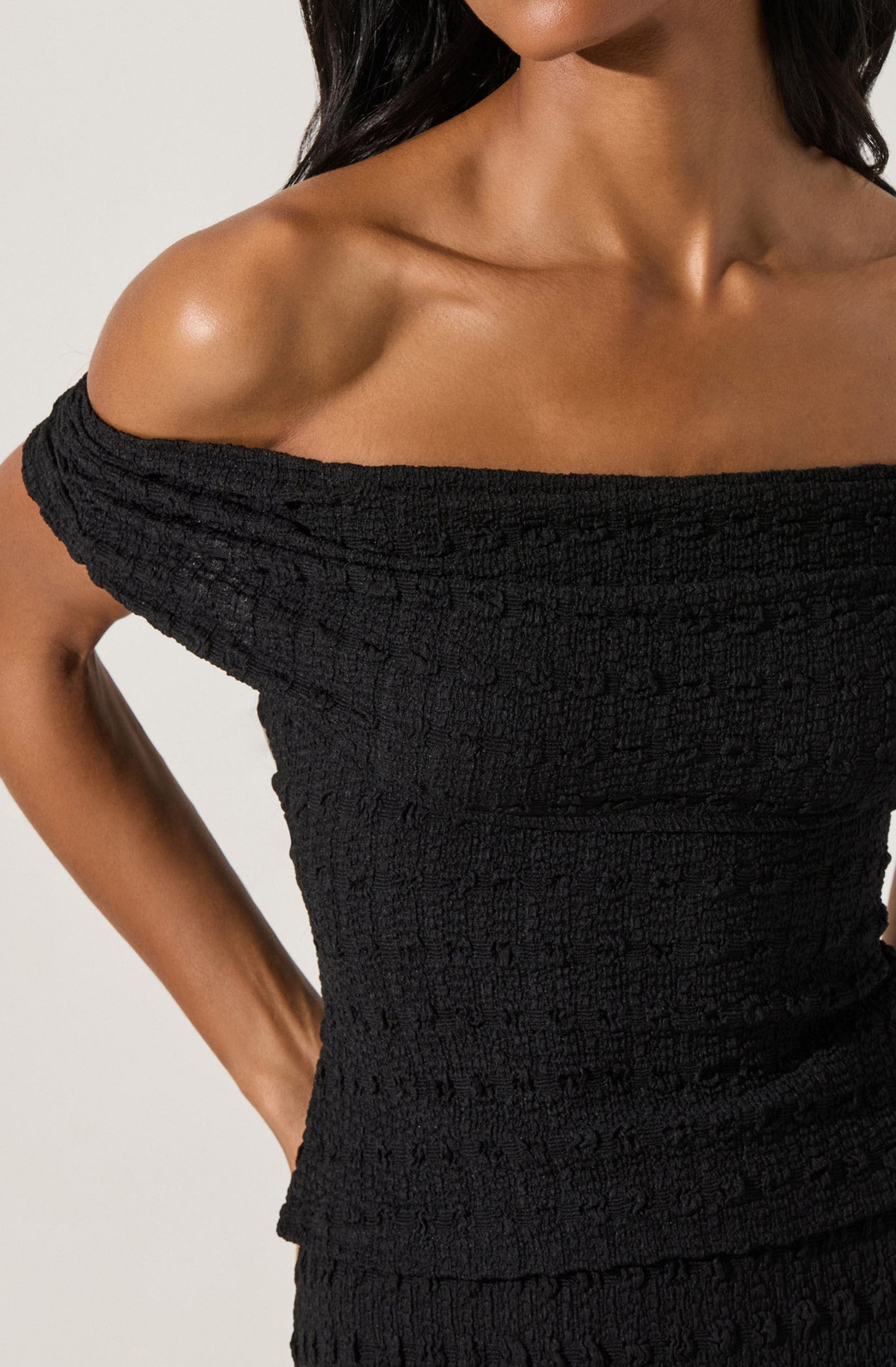 OFF-SHOULDER TEXTURED KNIT TOP/SKIRT SET