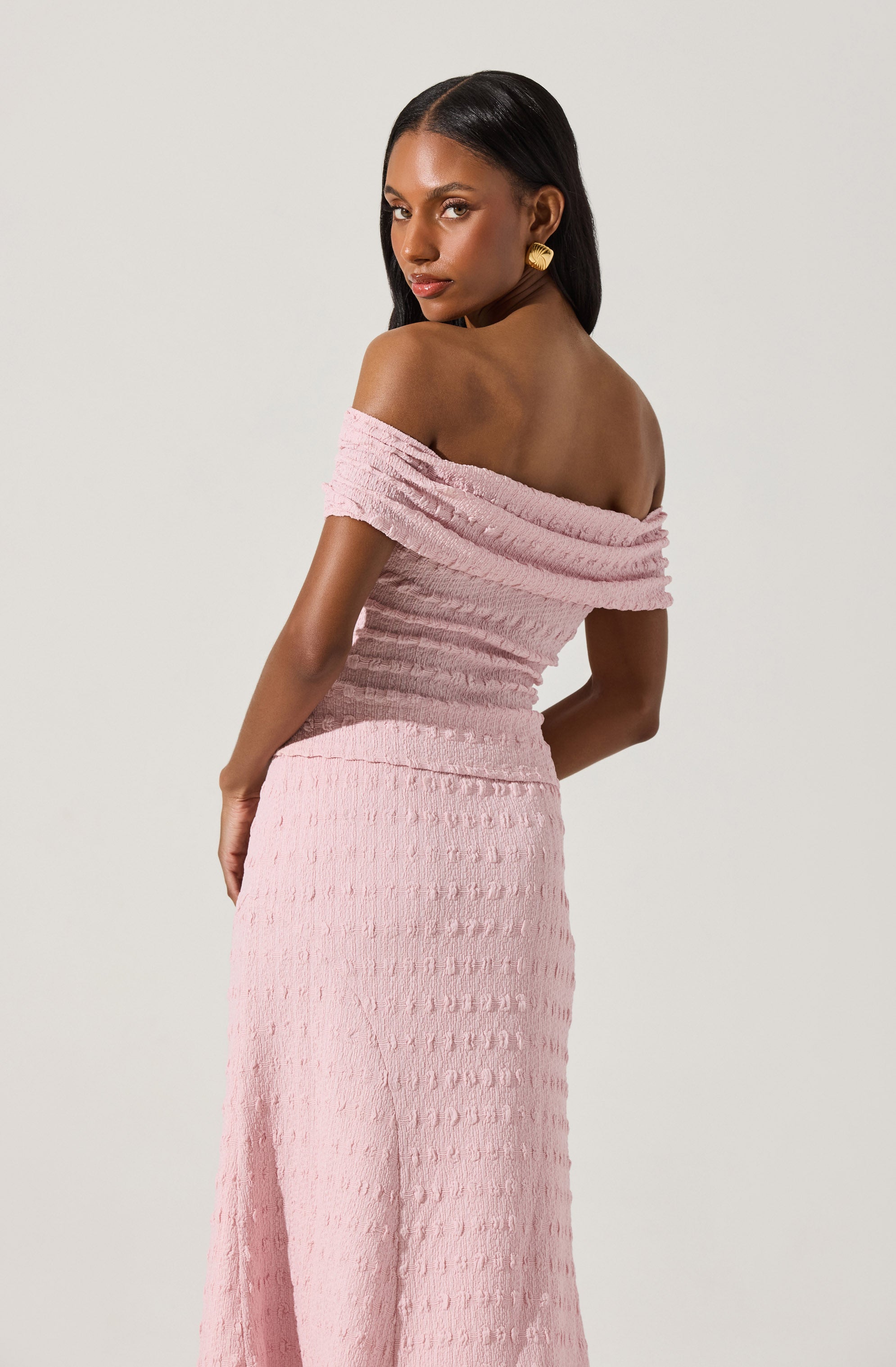 OFF-SHOULDER TEXTURED KNIT TOP/SKIRT SET