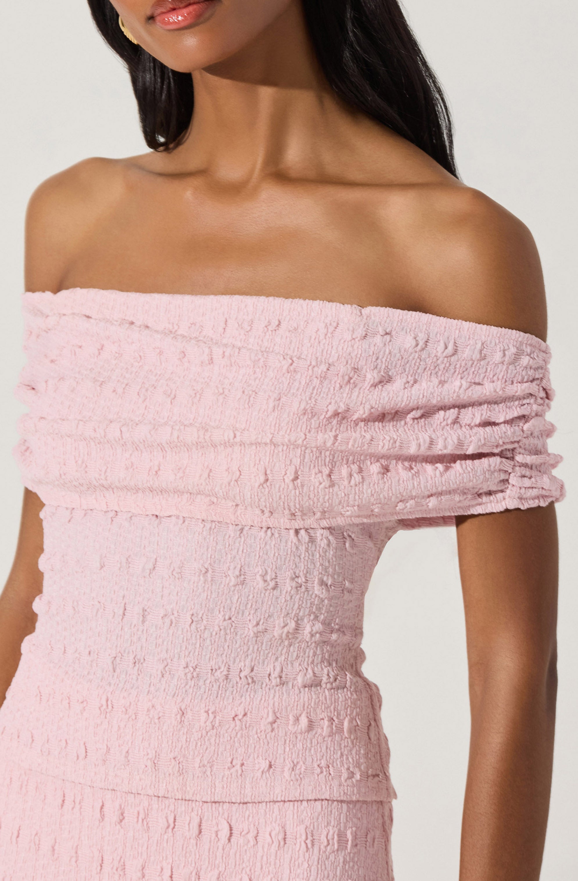OFF-SHOULDER TEXTURED KNIT TOP/SKIRT SET