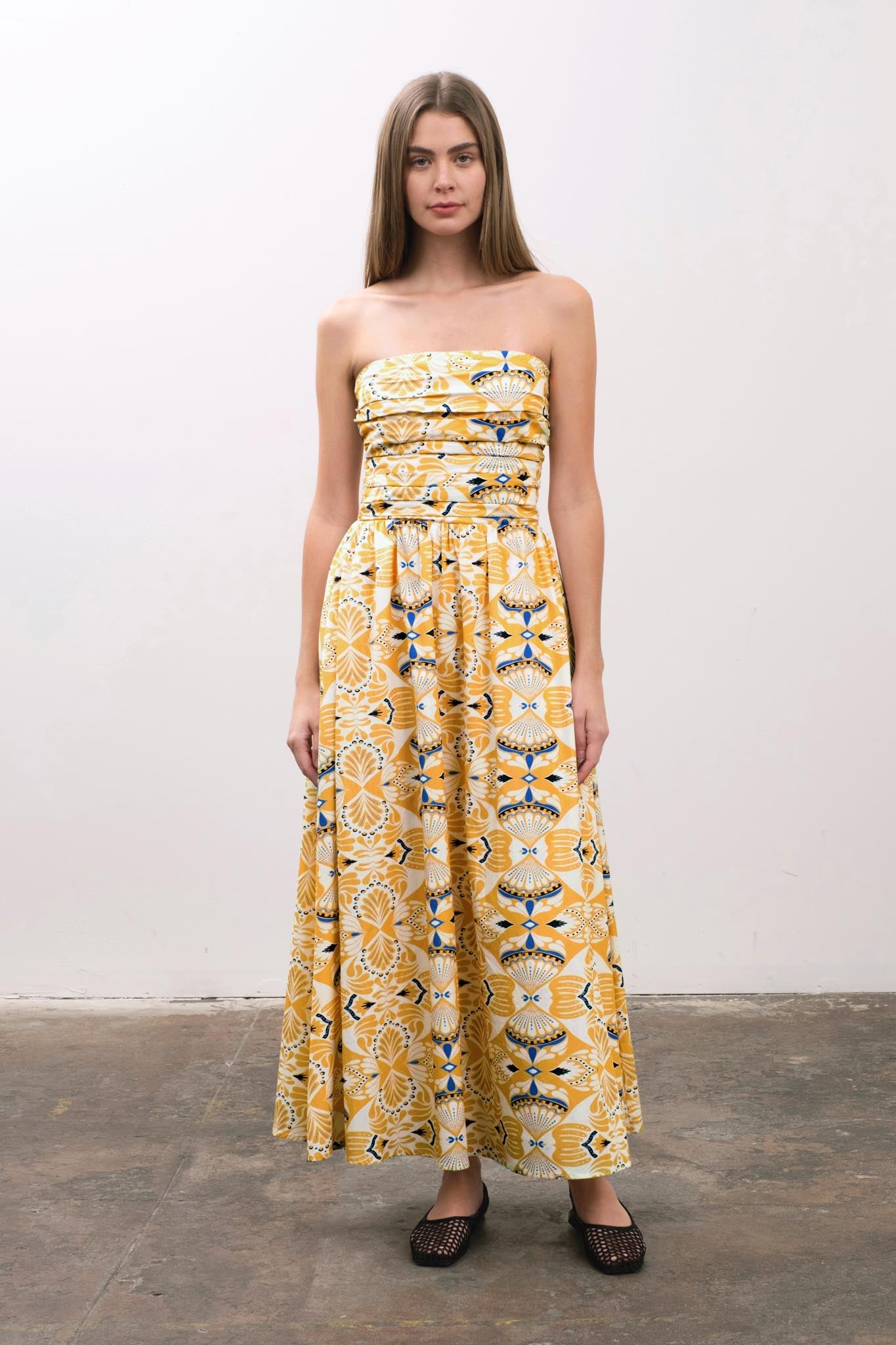 STRAPLESS RUCHED MIDI DRESS