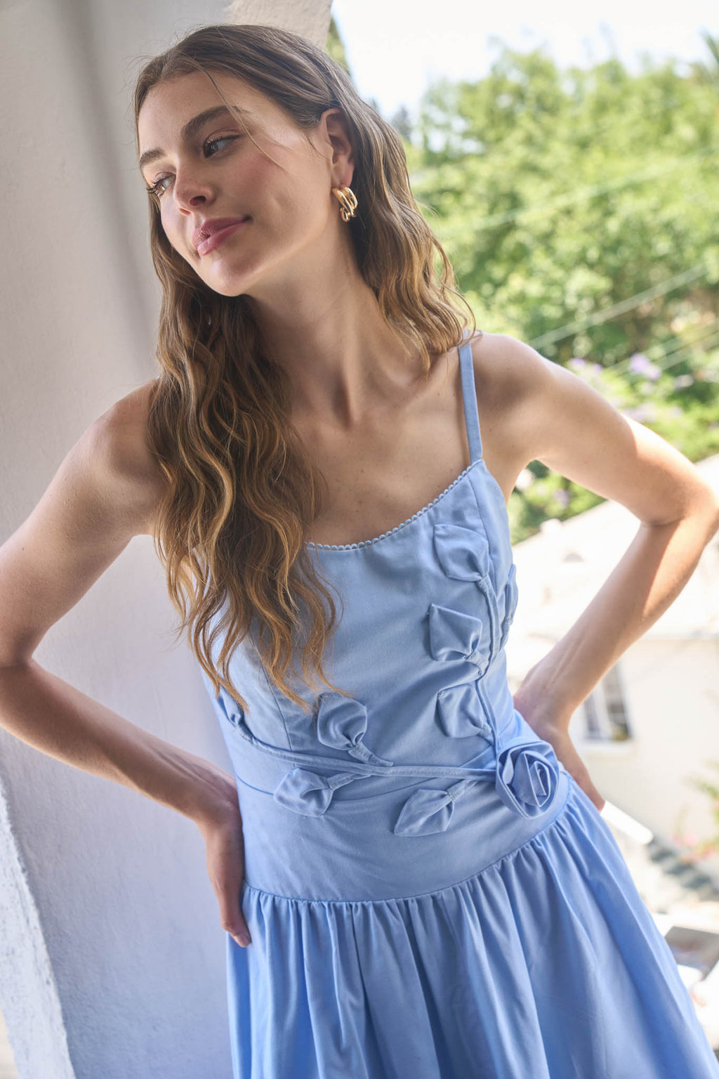 FLOWER ACCENT MIDI DRESS