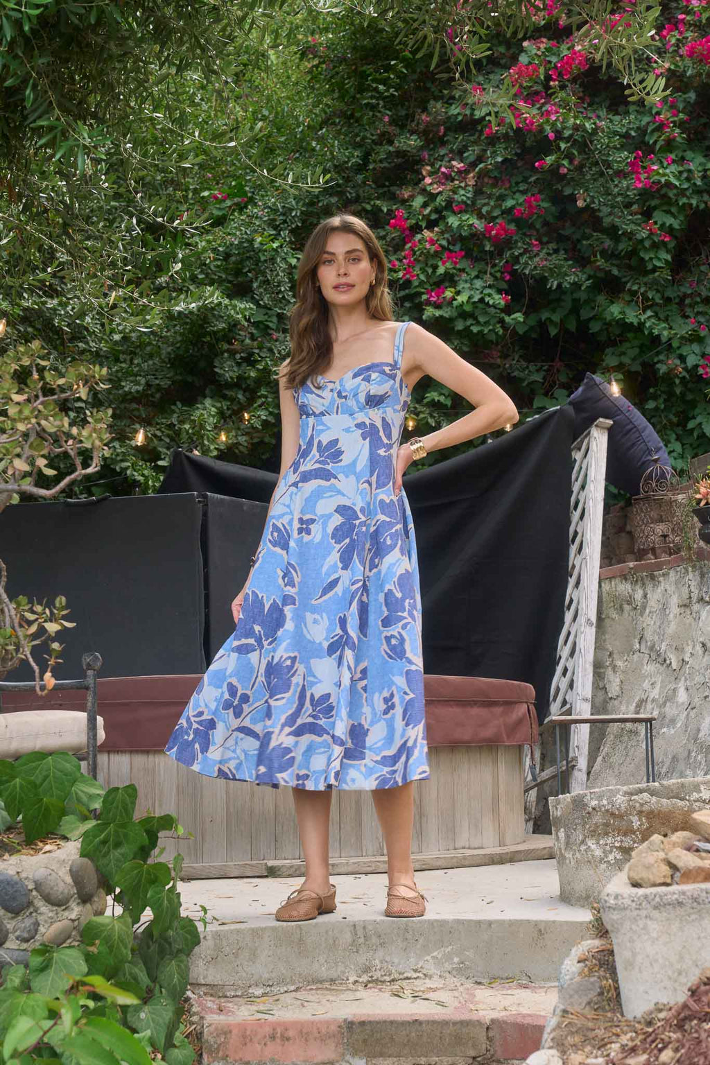 FLORAL SWEETHEART MIDI DRESS