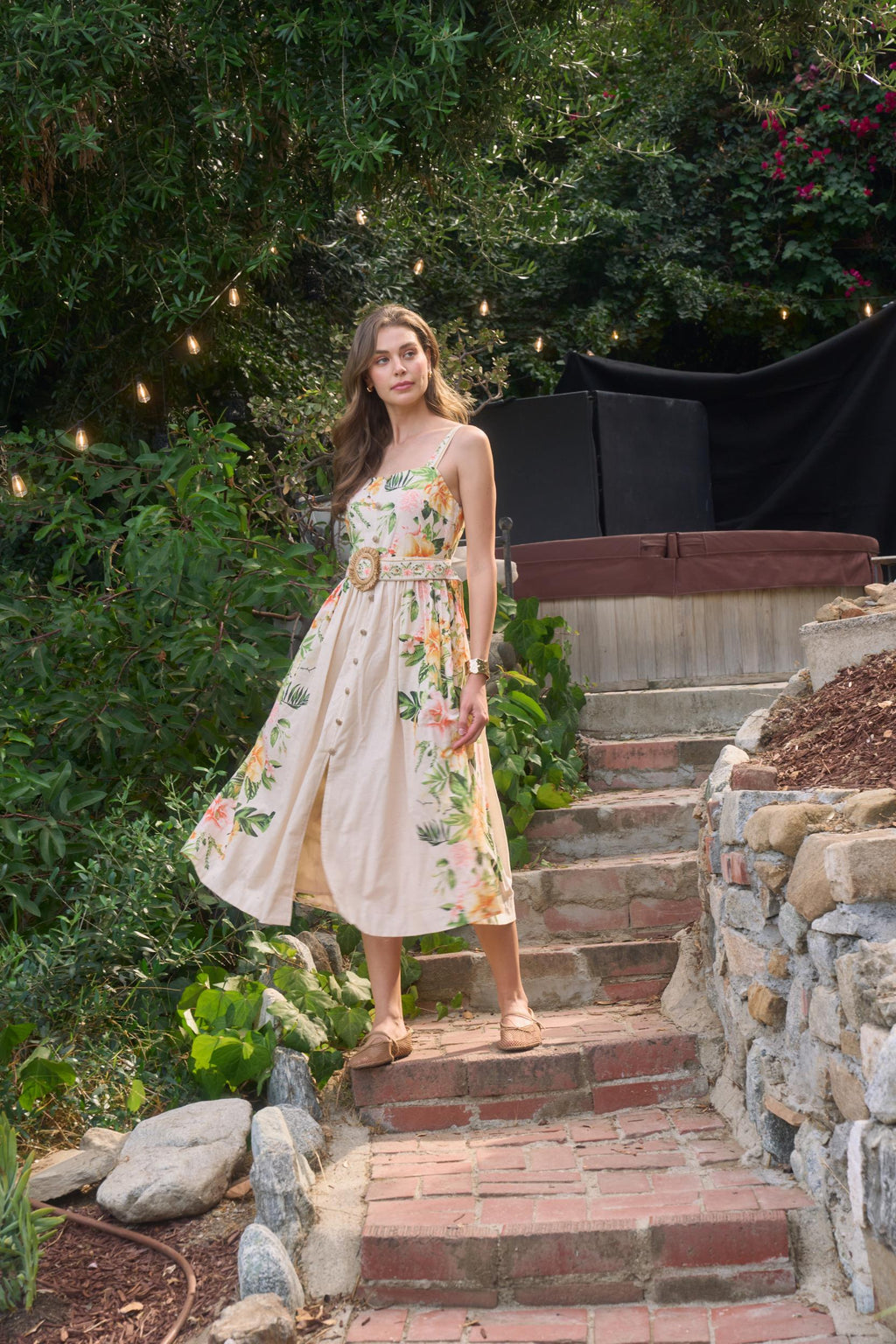 SLEEVELESS SQUARE NECK FLORAL PRINT BELT DETAIL MIDI DRESS