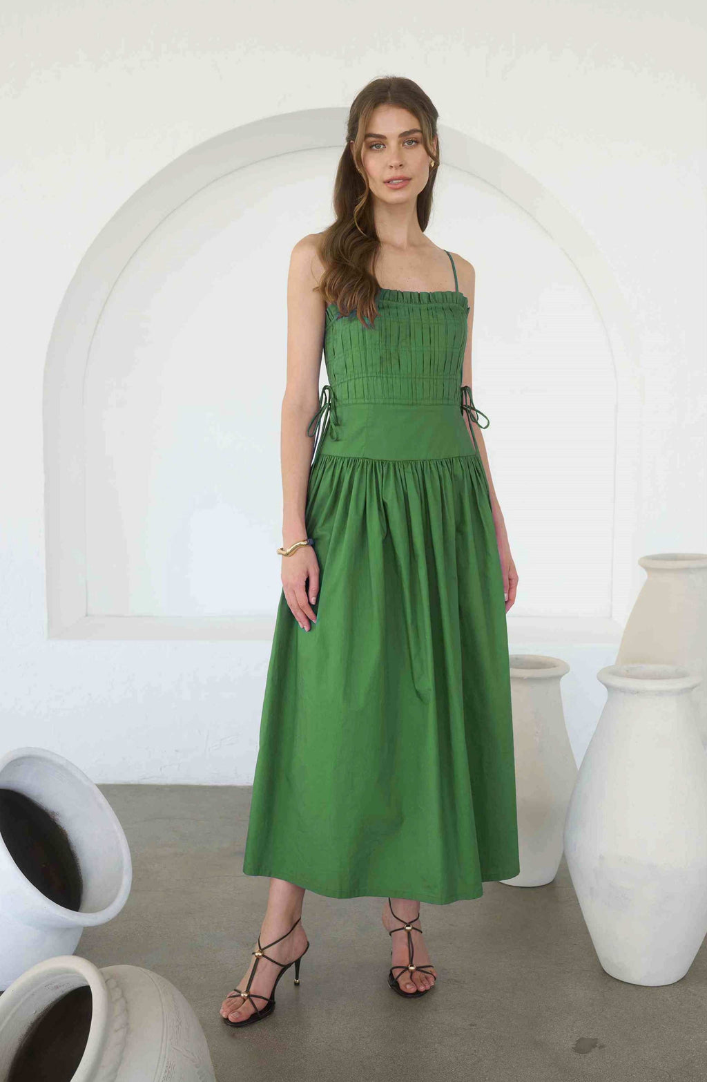 SPAGHETTI SIDE TIE STRAP DETAIL PLEATED MIDI DRESS