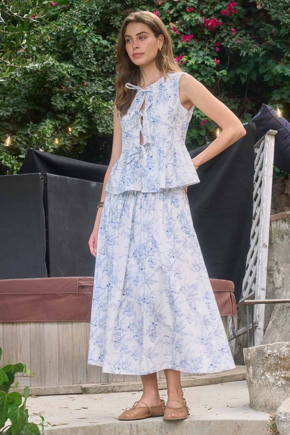 SLEEVELESS TIE FRONT PLEATED FLORAL TOP/MIDI SKIRT SET