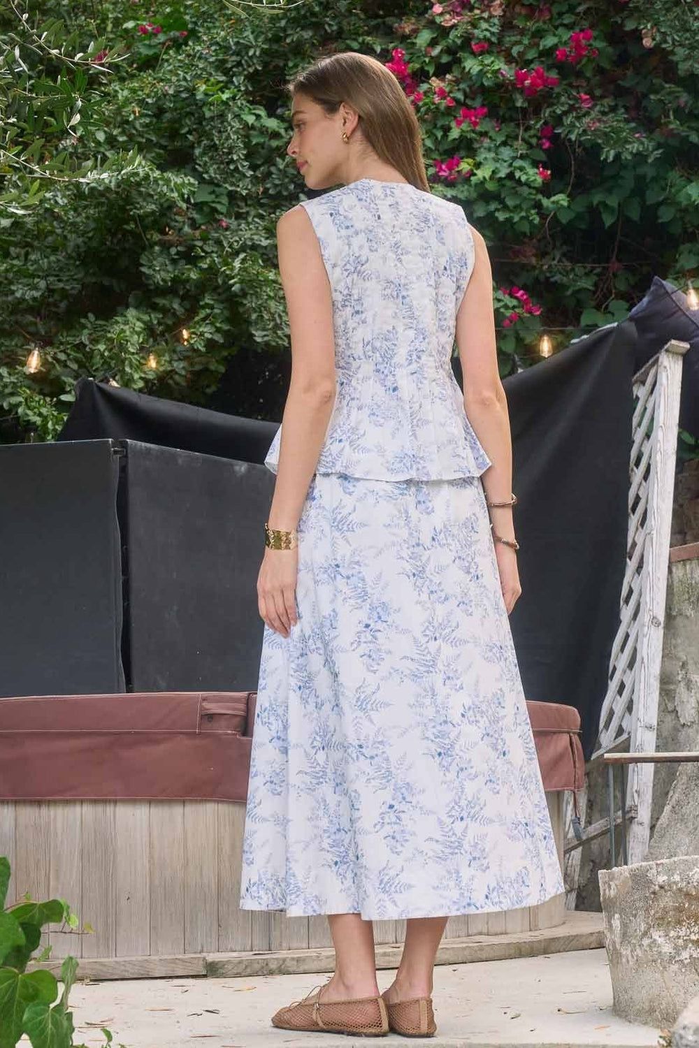 SLEEVELESS TIE FRONT PLEATED FLORAL TOP/MIDI SKIRT SET