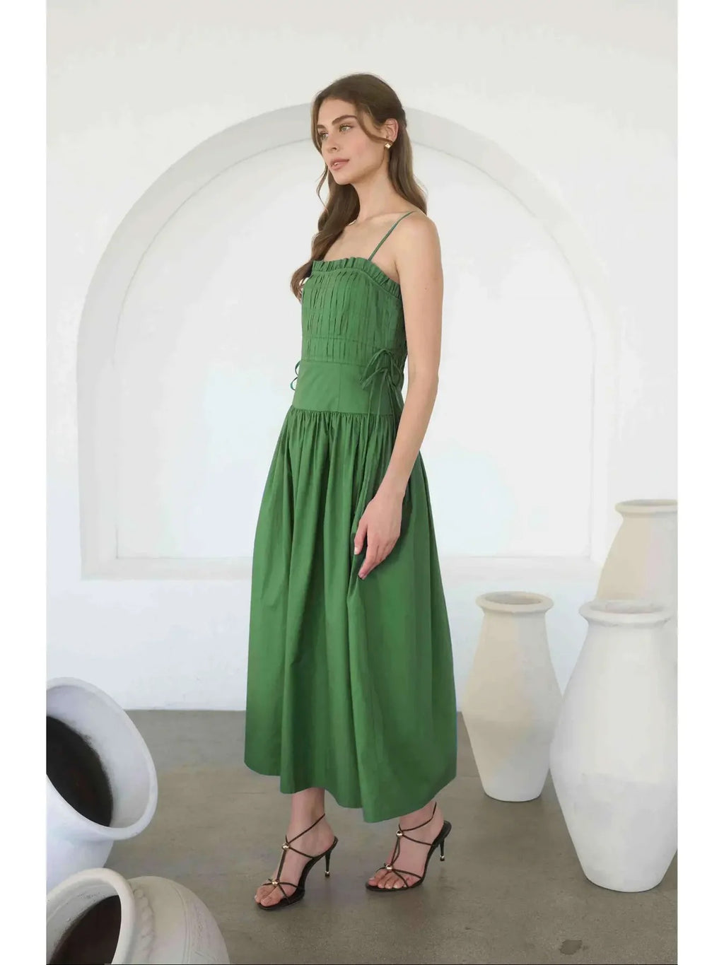 SPAGHETTI SIDE TIE STRAP DETAIL PLEATED MIDI DRESS