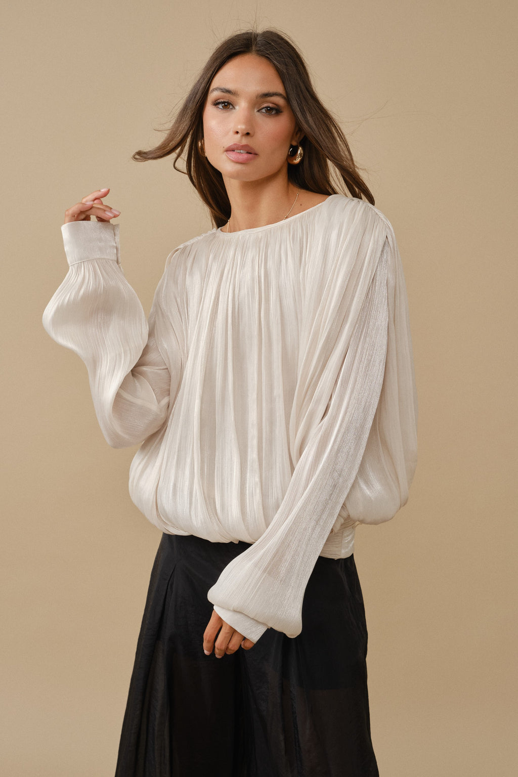 BUBBLE BLOUSE WITH ILLUSION SHOULDER CAPE